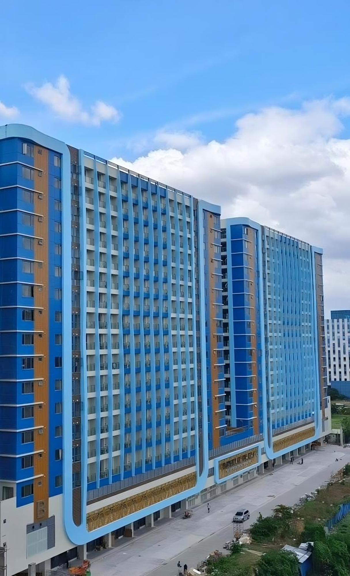 L Condotel Paranaque City Exterior photo