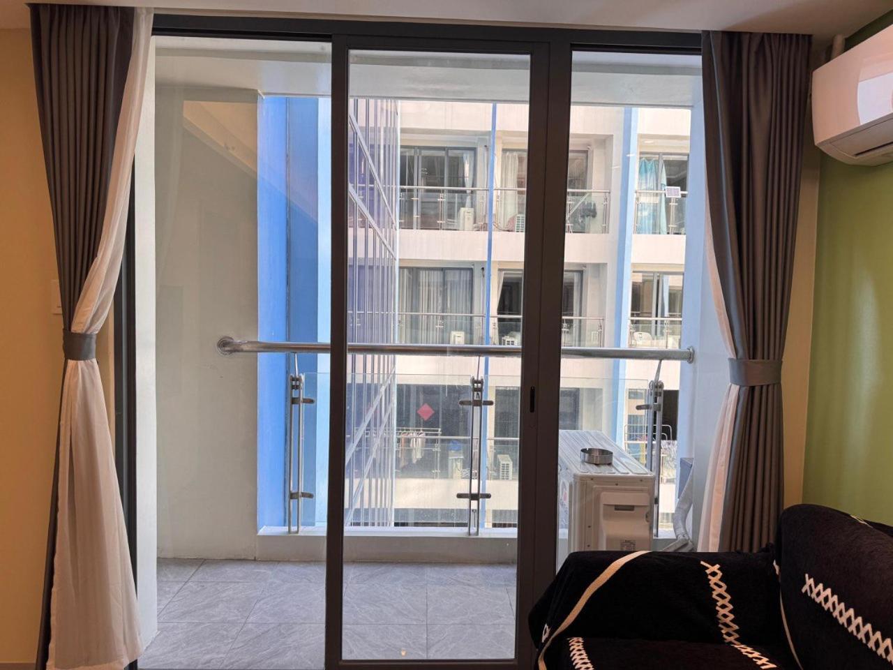 L Condotel Paranaque City Room photo