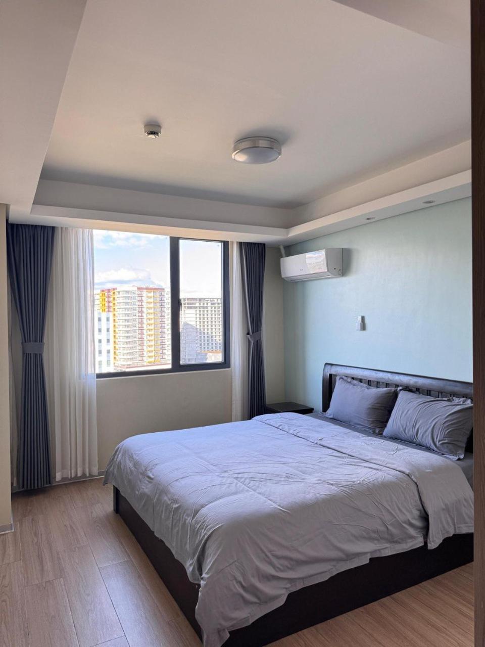 L Condotel Paranaque City Room photo
