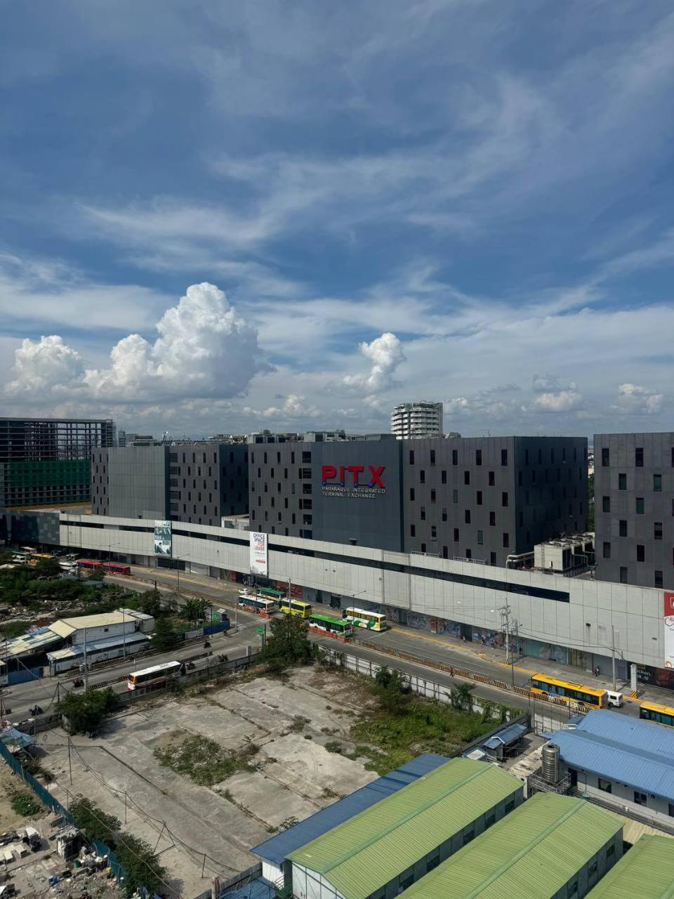 L Condotel Paranaque City Exterior photo