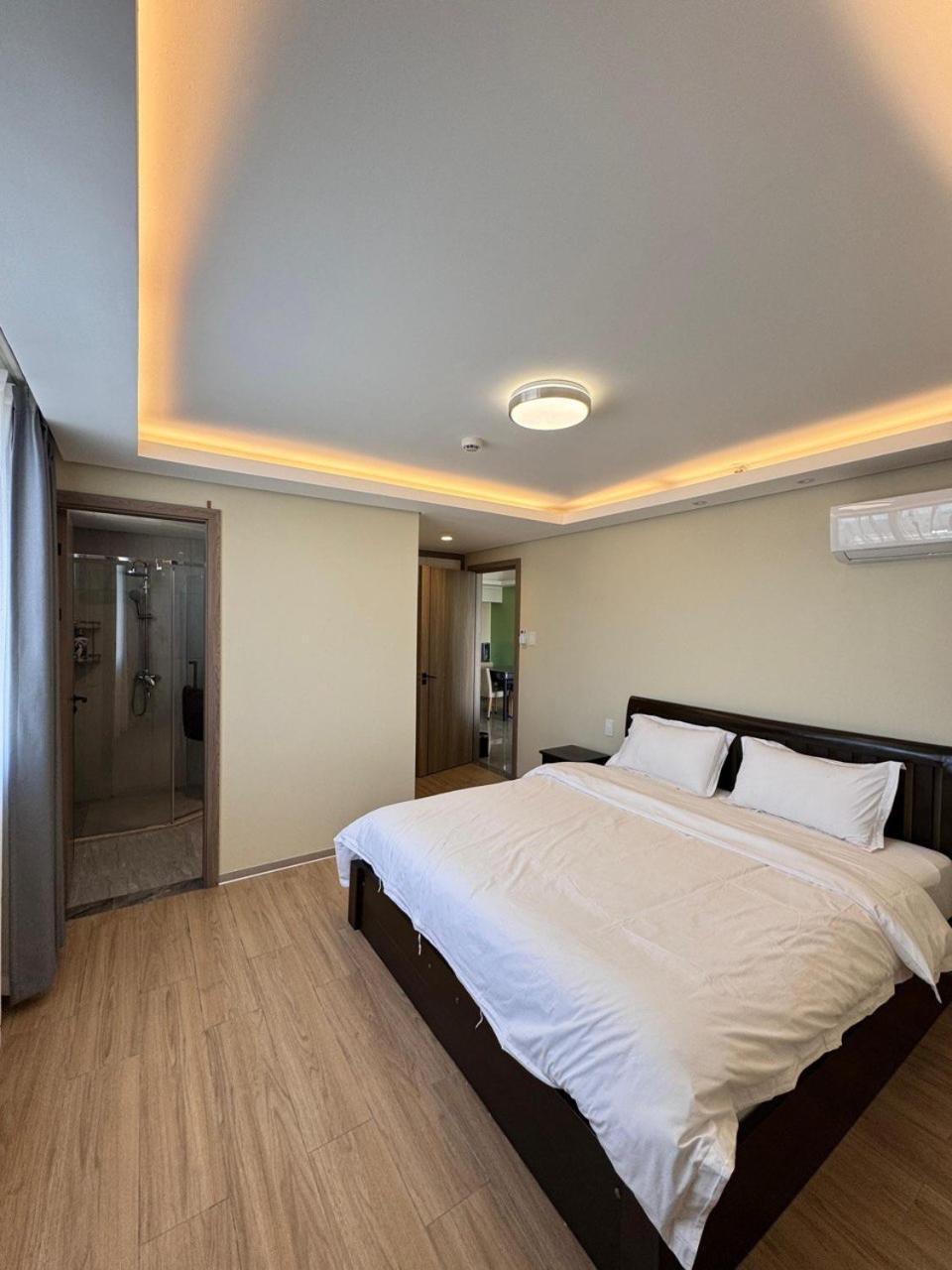 L Condotel Paranaque City Room photo